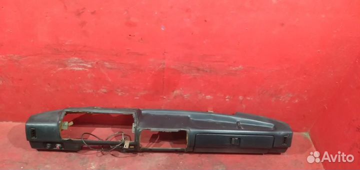 Торпедо Ваз 21213 Нива панель с дефектом