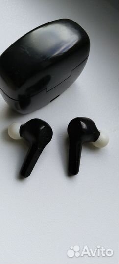 Беспроводные наушники JBL