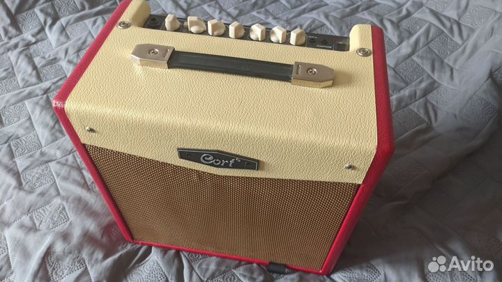 Гитарный комбоусилитель cort cm15r 15w
