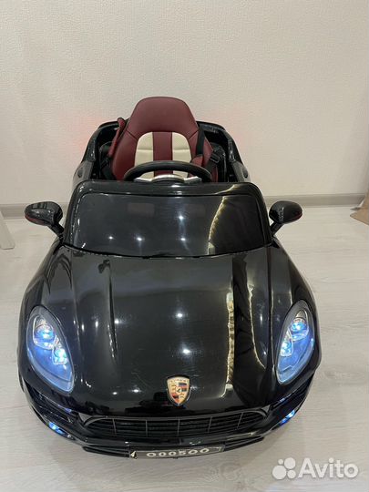 RiverToys Автомобиль Macan О005оо-Vip