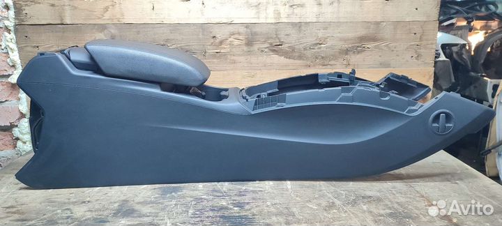 Подлокотник/консоль Audi Q5 8R