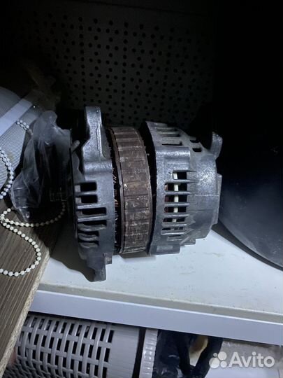 Генератор Nissan Maxima (под ремонт)