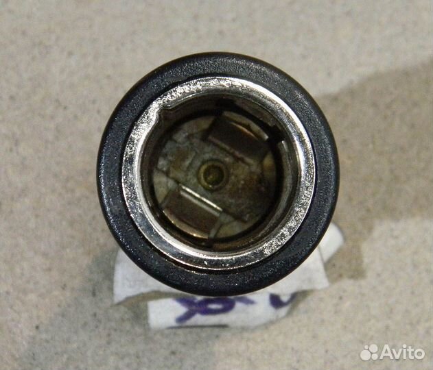 Гнездо прикуривателя Ford Escape 1