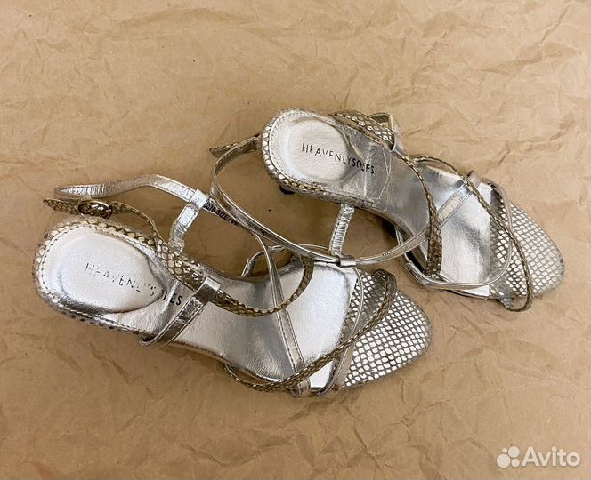 Босоножки серебряные 38