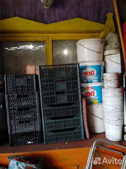 Ящики для хранения вещей и урожая