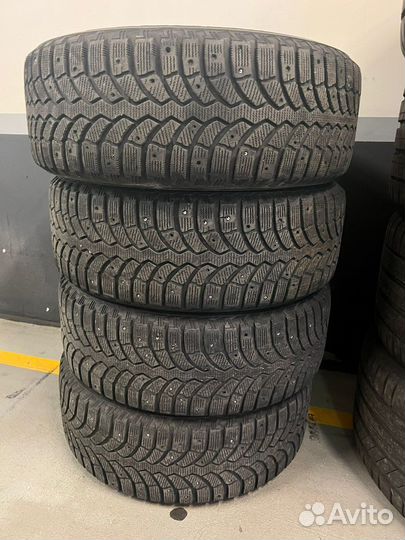 Bridgestone Blizzak Spike-01 205/60 R16