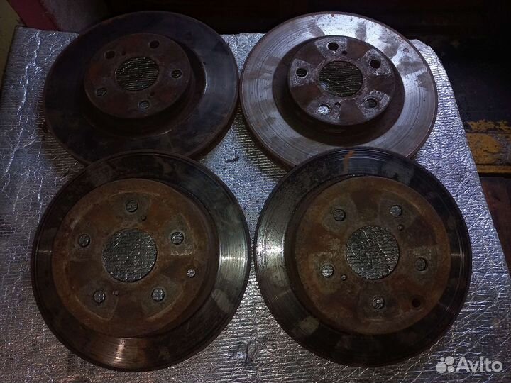 Тормозные диски Таёта рав 4