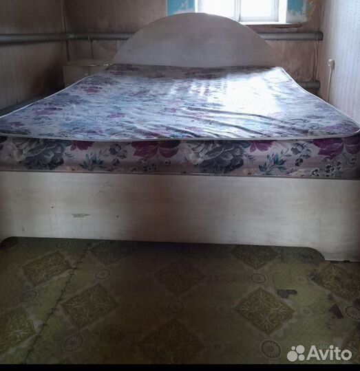 Кровать с матрасом бу