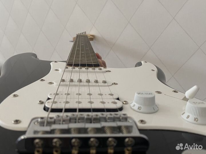 Электрогитара fender squier stratocaster