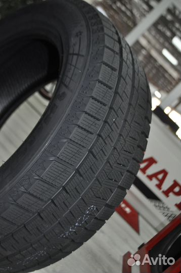 Habilead SnowShoes AW33 245/40 R20 99H