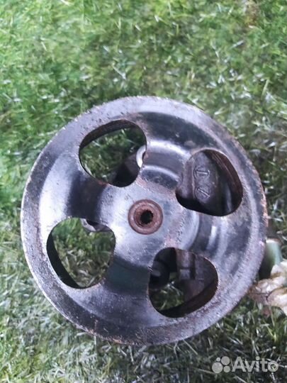 Toyota RAV 4 Насос гидроусилителя