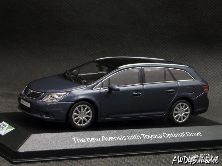 Toyota Prius Avensis Corolla iQ 1-43 (9 моделей)