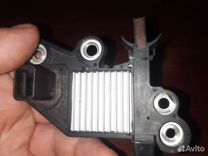 Регулятор напряжения Renault