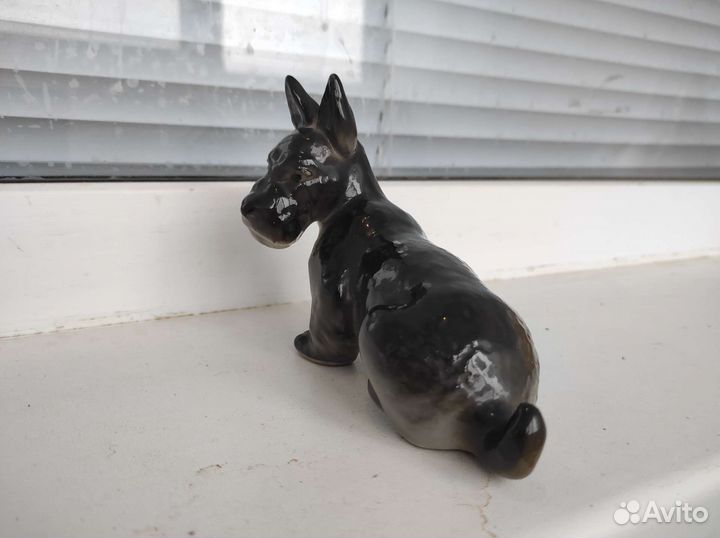 Фарфоровая статуэтка Скотч-терьер лфз