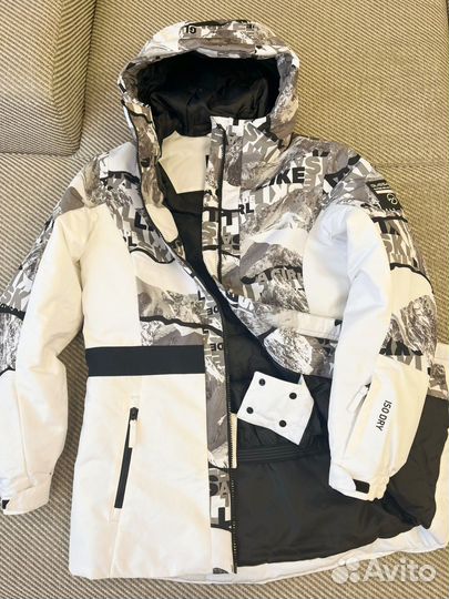 Горнолыжная куртка женская