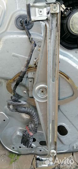 Передний правый стеклоподъемник на форд фокус2