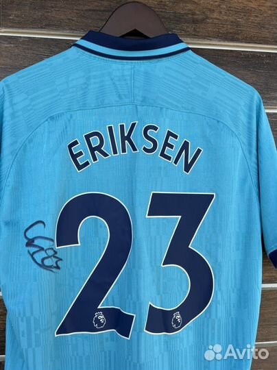 Футболка с автографом Кристиана Эриксена