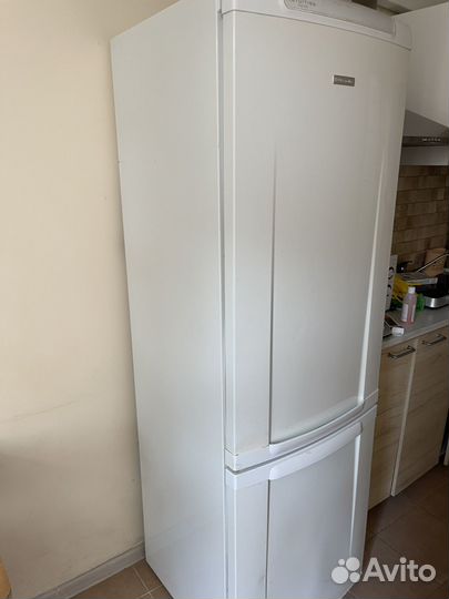 Холодильник Electrolux