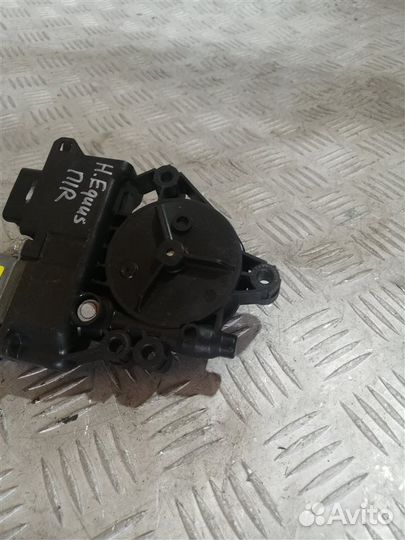 Моторчик стеклоподъемника передний правый Hyundai