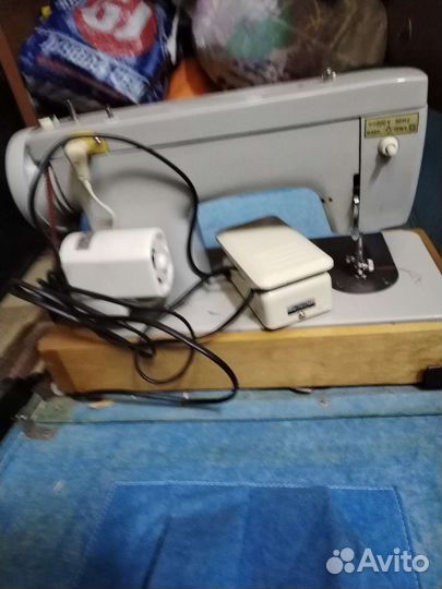 Швейная машина Чайка