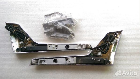 Land Cruiser 200 2016+ Бегающий поворотник D1QH3