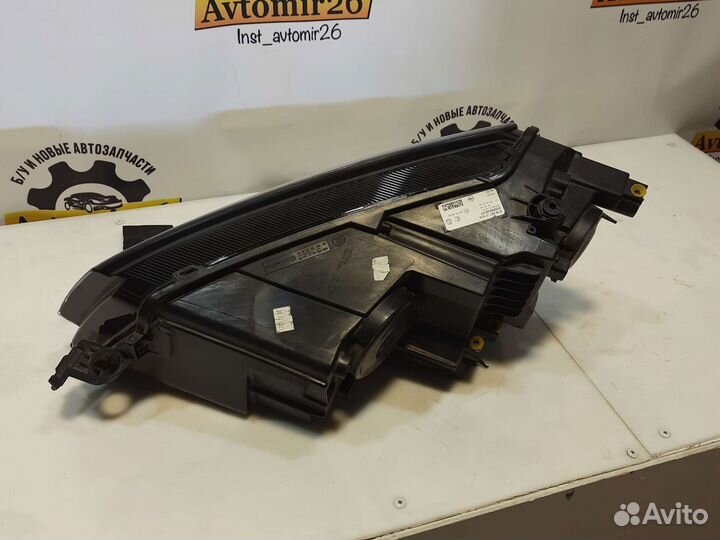 Фара правая Skoda Karoq