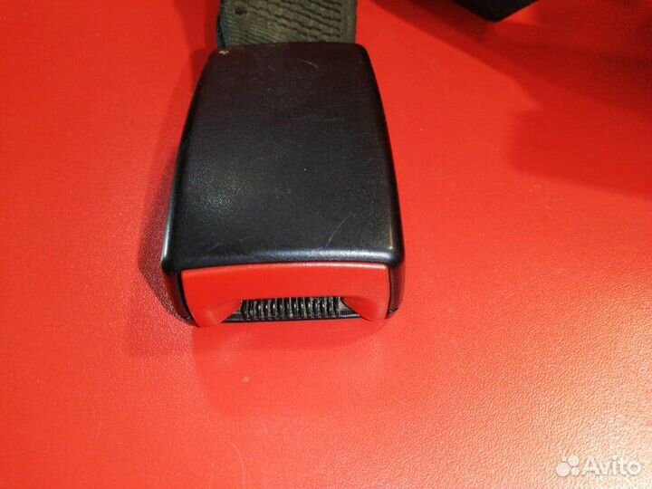 Ремень безопасности задний Volkswagen Polo 602