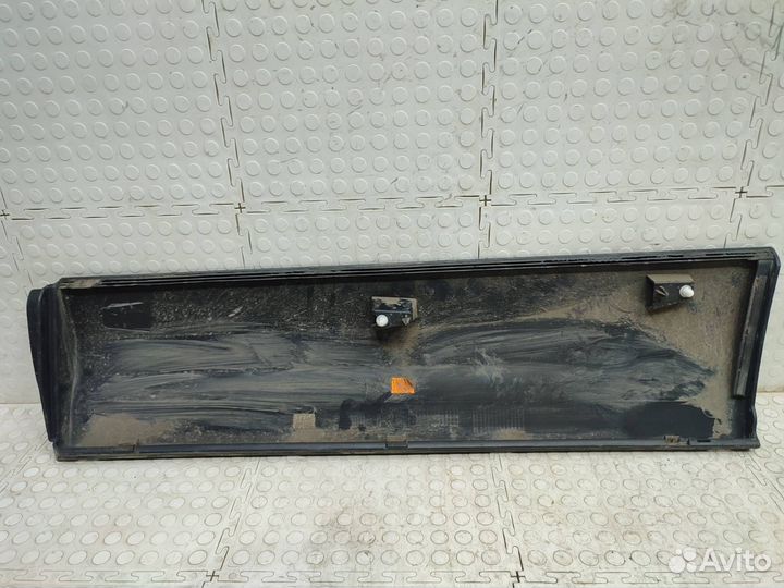 Накладка двери задняя правая Skoda Karoq 2017