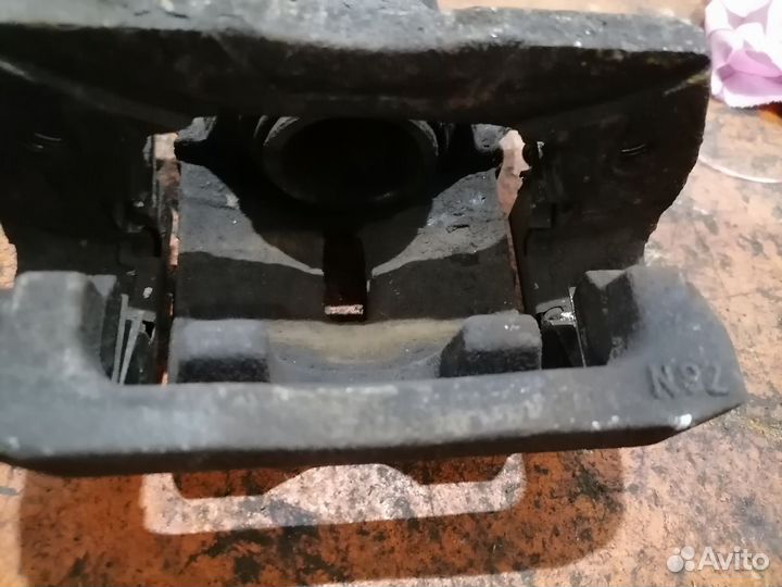 Суппорт задний правый Mazda CX 7 2007-2012