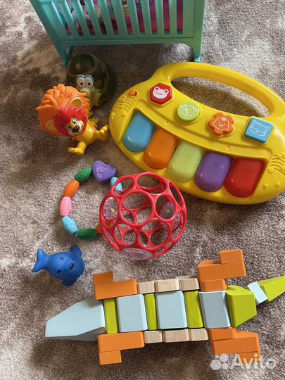 Развивающие игрушки для малыша