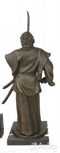 Бронзовая статуэтка 