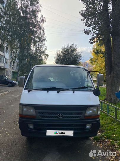 Toyota Hiace 3.0 AT, 2001, 254 600 км
