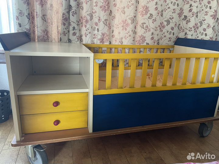 Детская кроватка