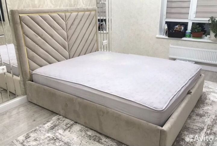 Дизайнерская кровать