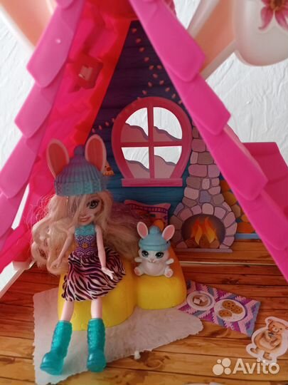 Enchantimals шале в горах