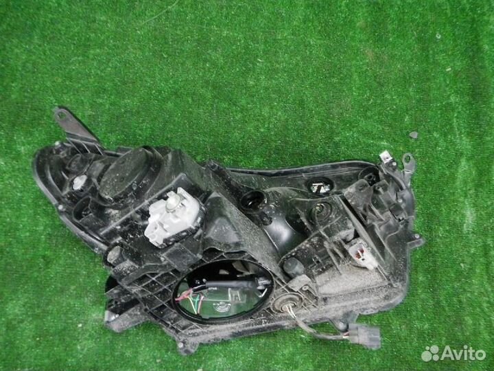 Фара левая Toyota RAV4