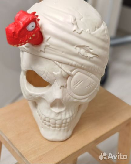 Большой череп Smashers Zuru