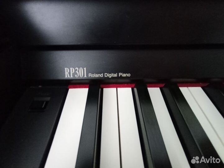 Цифровое фортепиано Roland RP301
