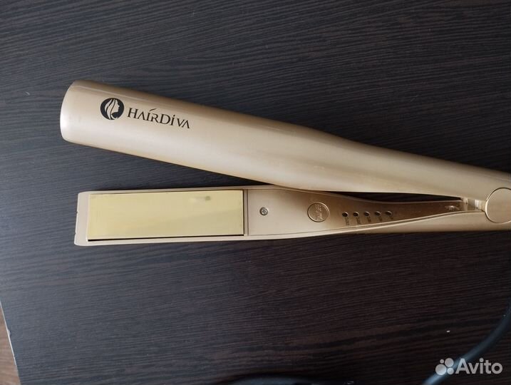 Выпрямитель для волос HairDiva