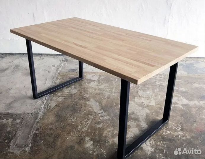 Стол обеденный