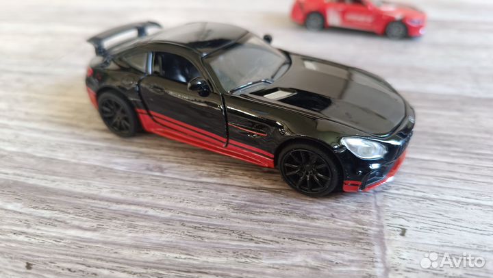 2шт. коллекционные машинки металлические Mercedes