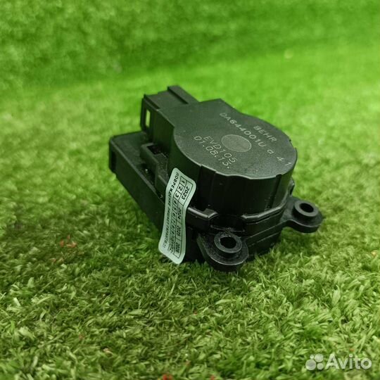 Моторчик заслонки печки Opel Astra J GTC 2013