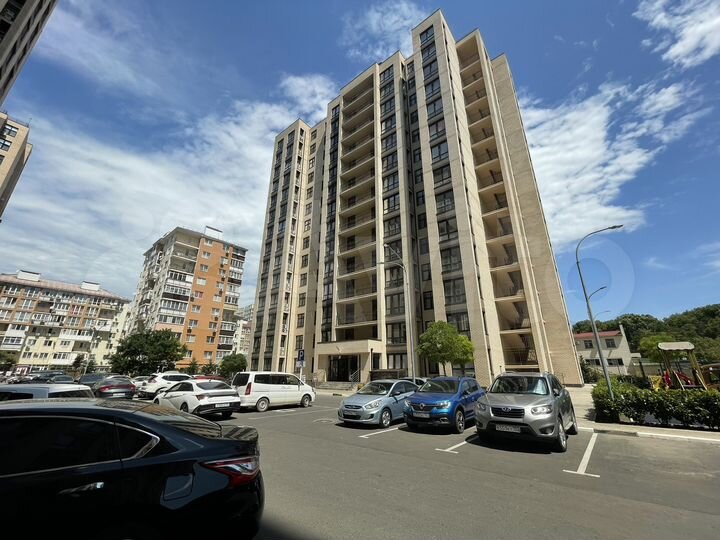 3-к. квартира, 96 м², 1/14 эт.