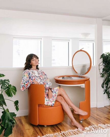 Столик для грима и косметики и др