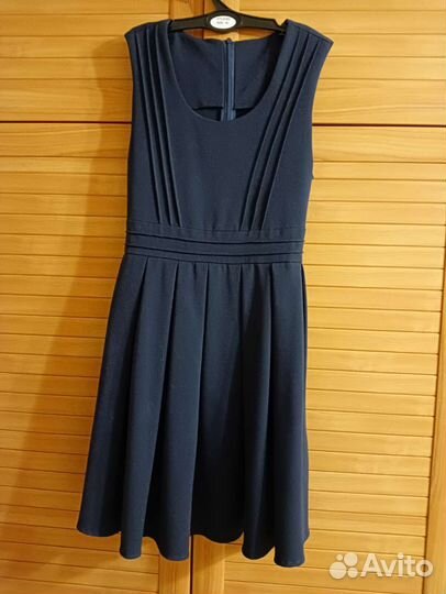 Сарафан школьный и белая блузка