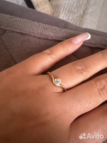 Кольцо с бриллиантом 0,4 карата