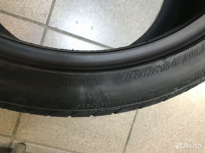 Nexen N'Fera SU1 245/40 R19 и 275/35 R19 100Y