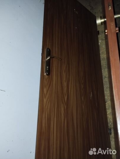 Дверь входная металлическая