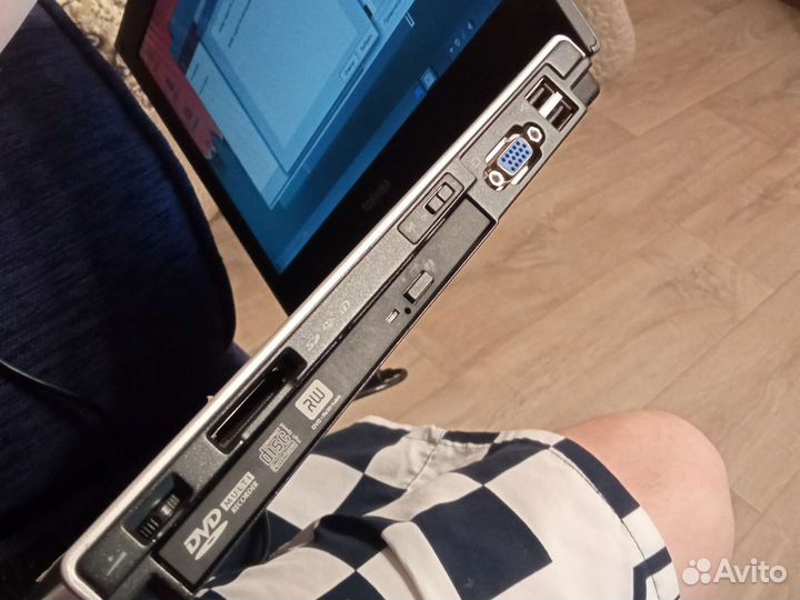 Ноутбук Toshiba Satellite u200-181