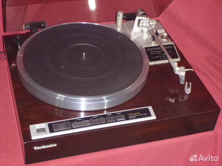 Проигрыватель винила Technics